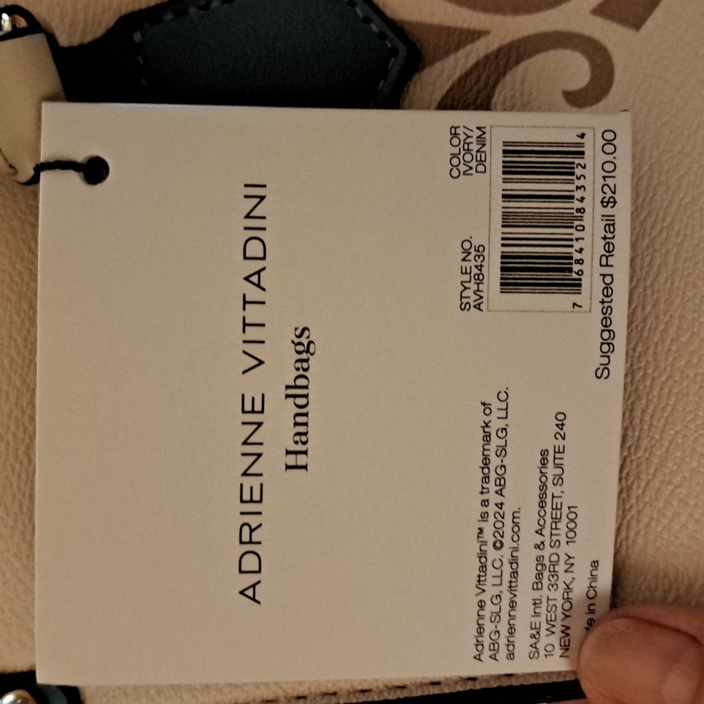 Adrienne Vittadini bag with detachable bag & wallet, & crossbody strap - Picture 4 of 16